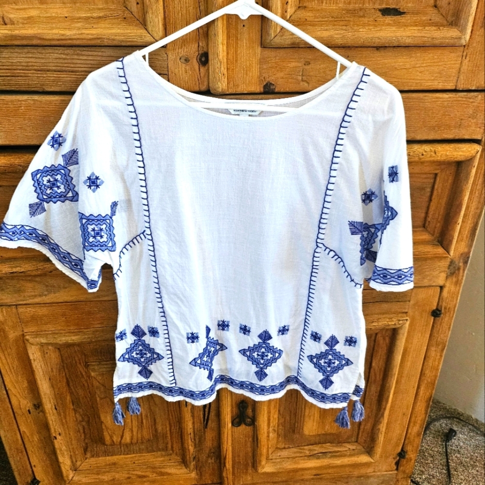 Vineyard Vines White Boxy Embellished Blouse